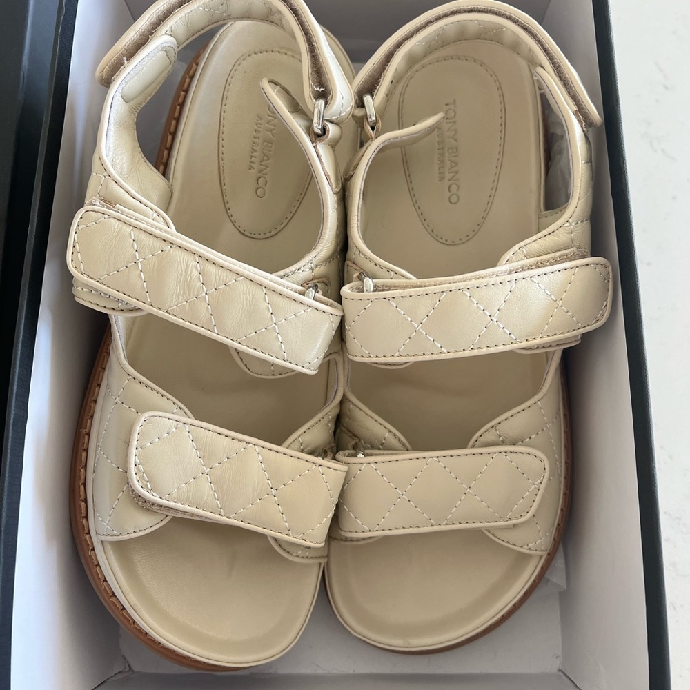 TONY BIANCO Hiranni Vanilla Sheep Nappa 3.5cm
Sandals